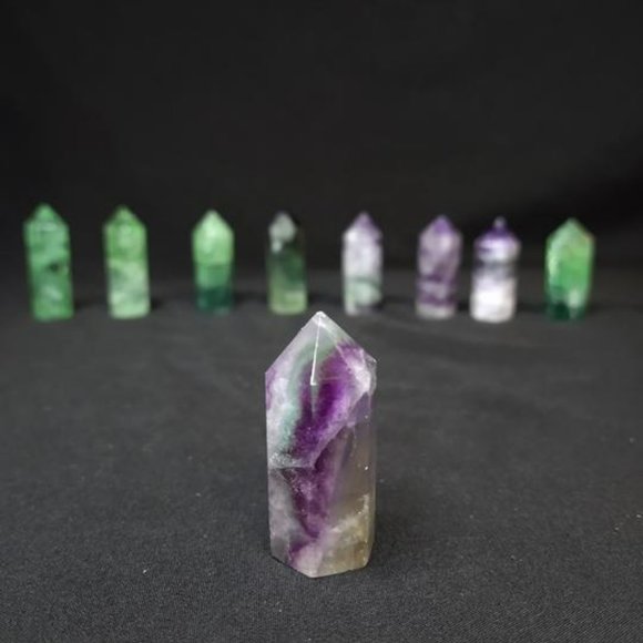 Beautiful faceted Fluorite Points - Picture 13 of 14